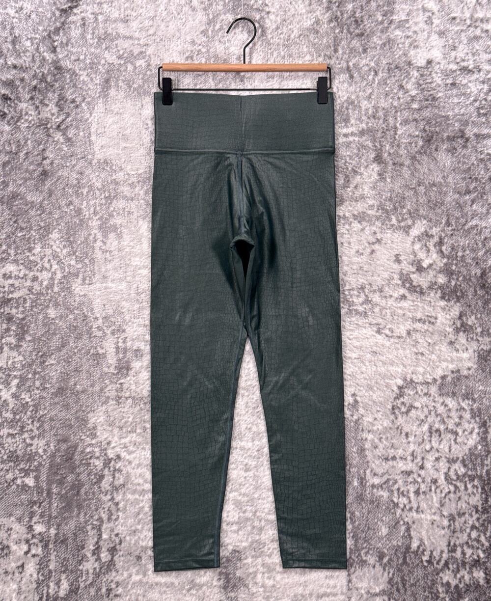 Carbon38 Leggings Medium Womens Green Takara Shine Croc Alligator 7/8